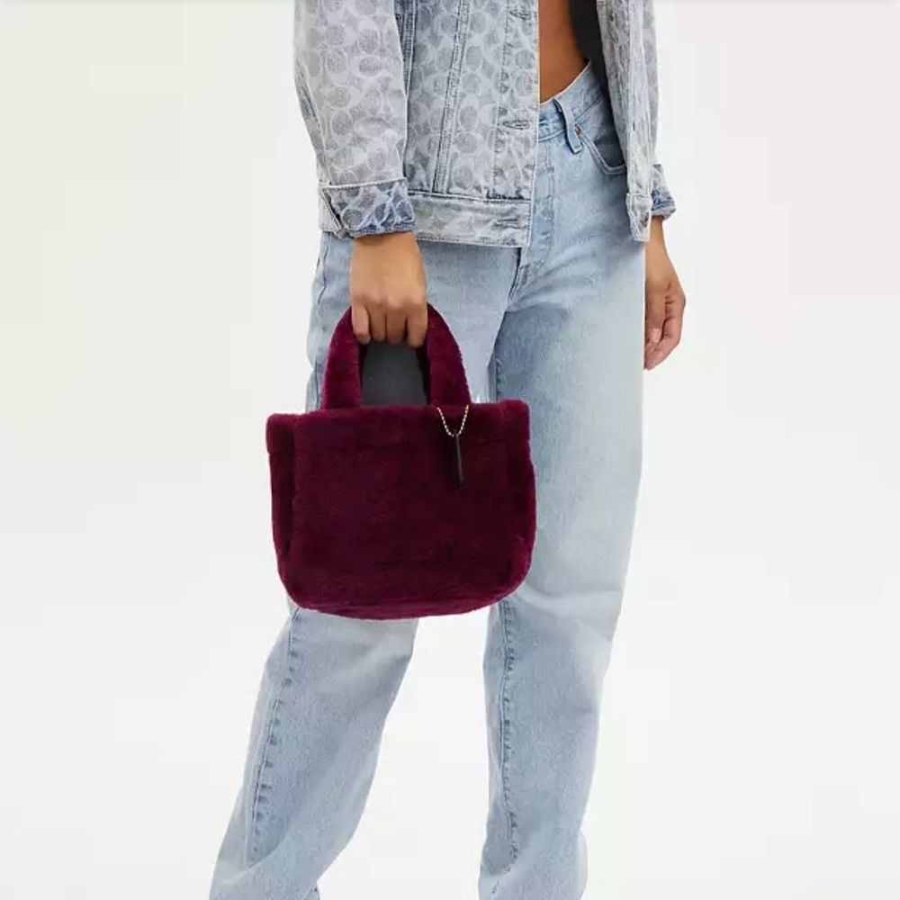 Coach shearling handbag w/ crossbody strap